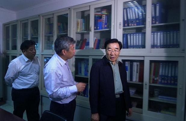 河北省委書記、省人大常委會(huì)主任張慶黎來(lái)藥都集團(tuán)視察工作
